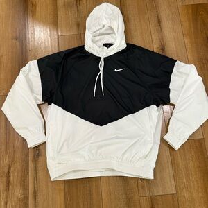 Nike SB Shield Jacket in White